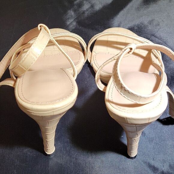 BRAND NEW ANIMAL PRINT  WOMEN"S HEEL SANDAL - Picture 7 of 12